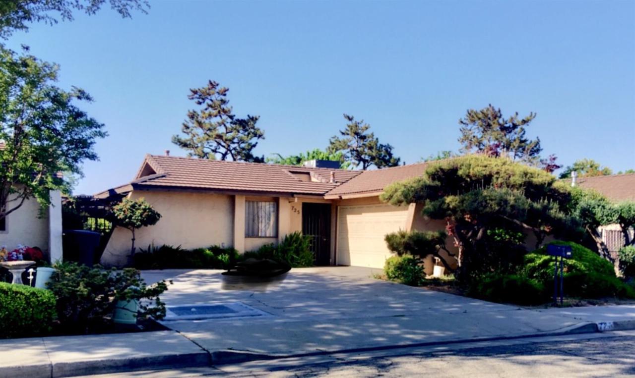 725 Fairhaven Circle - Photo 1