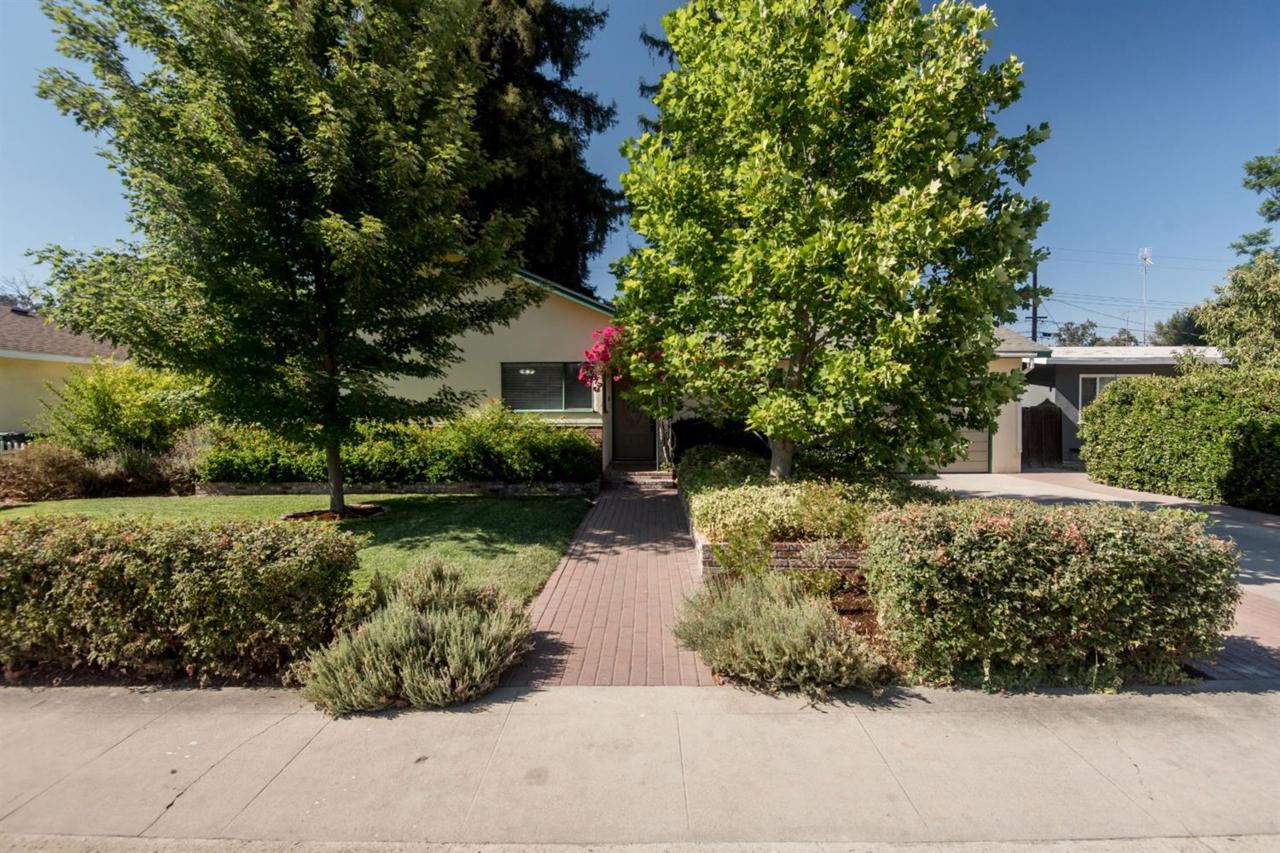 2724 Laurel Avenue - Photo 1