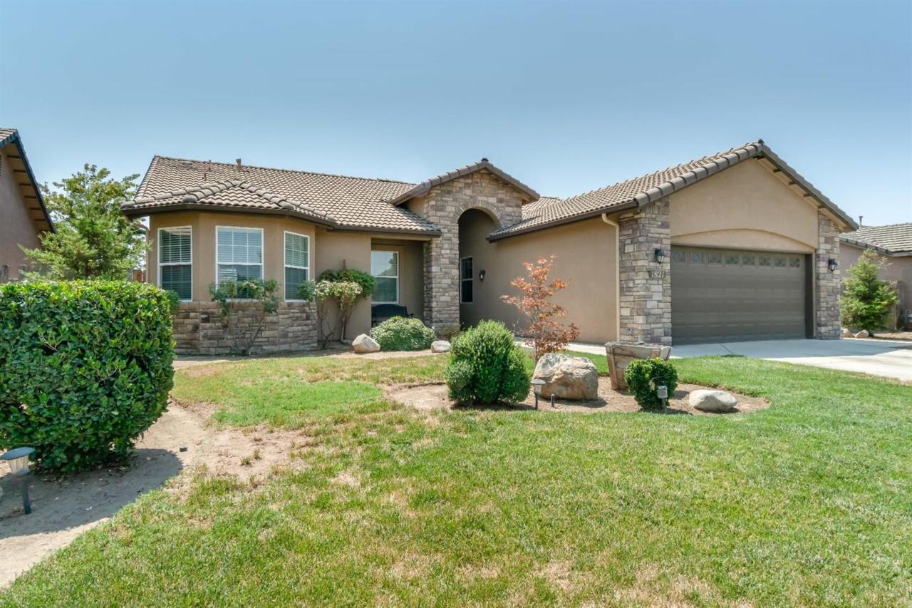 1821 Castle Avenue - Photo 1
