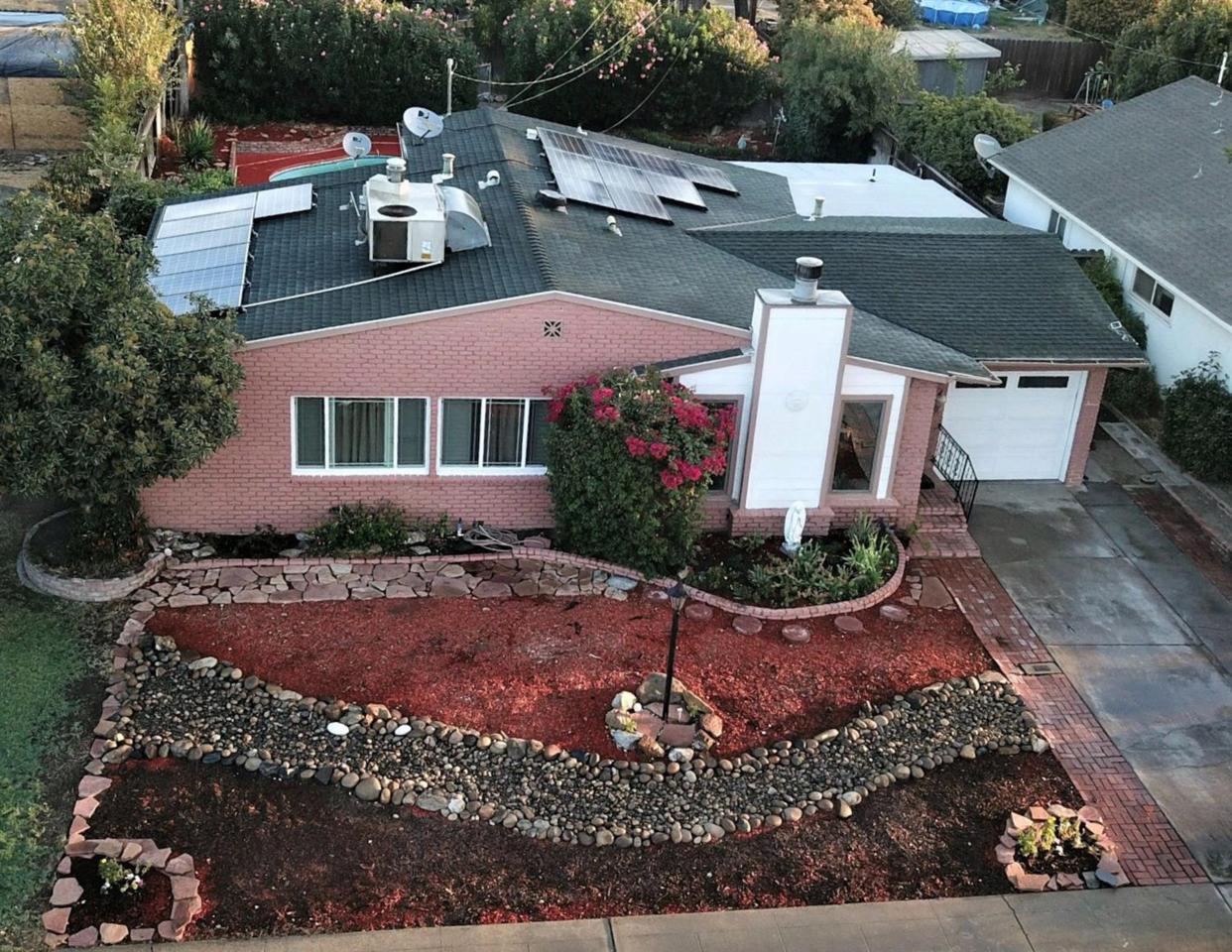 2530 Iris Avenue - Photo 1
