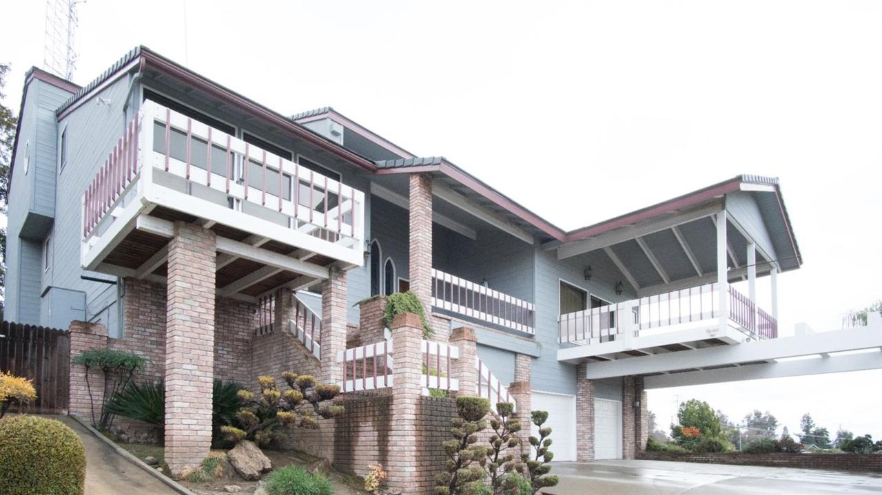 1070 Highland Drive - Photo 1