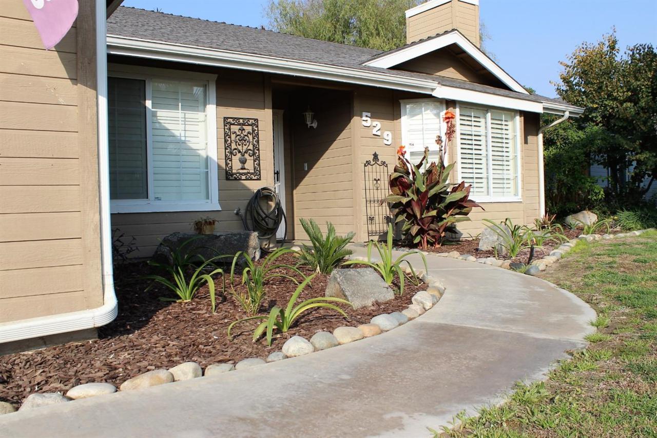 529 Davis Street - Photo 1