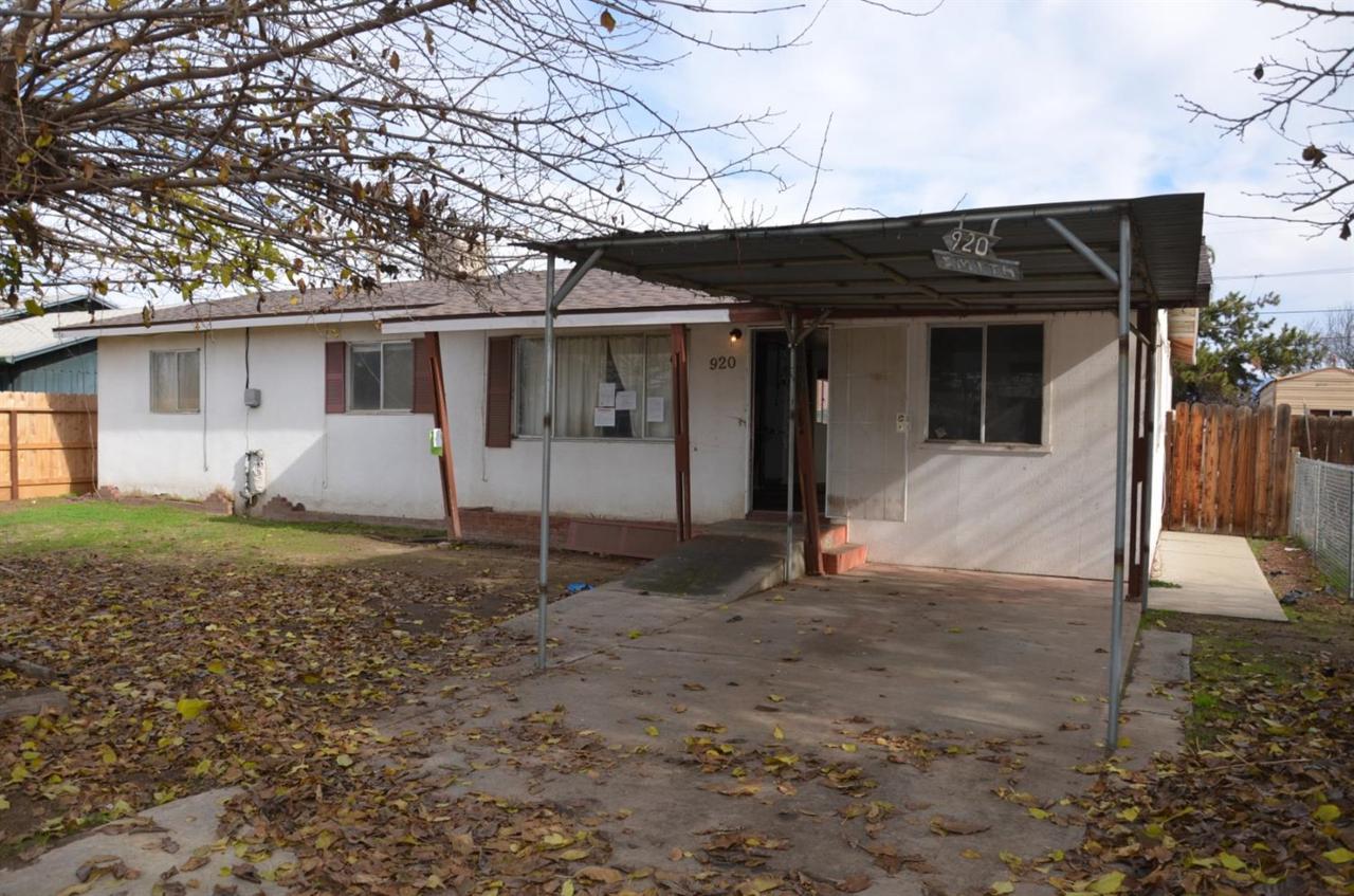 920 Chess Terrace - Photo 1