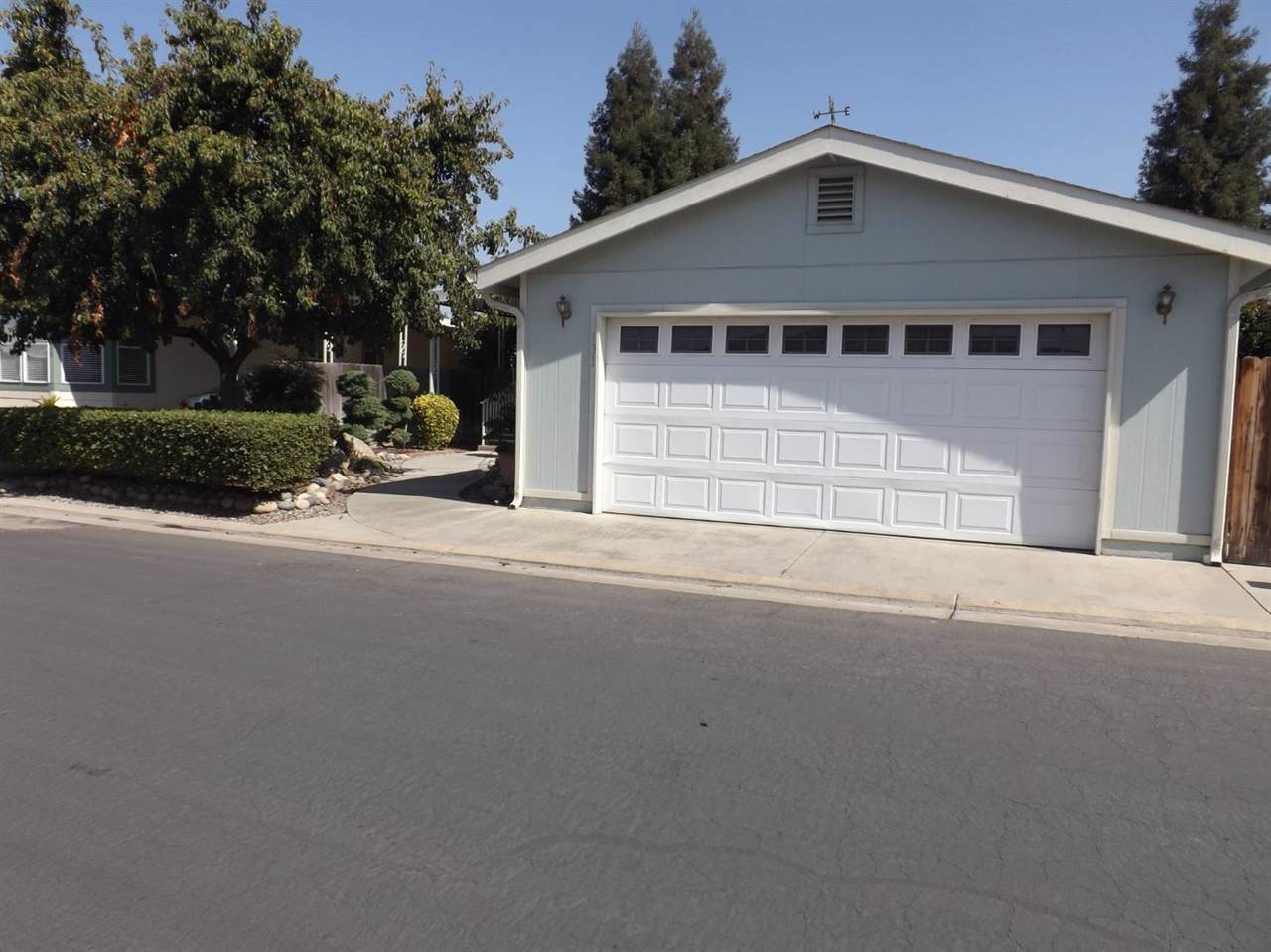 100 Westwood Street - Photo 1