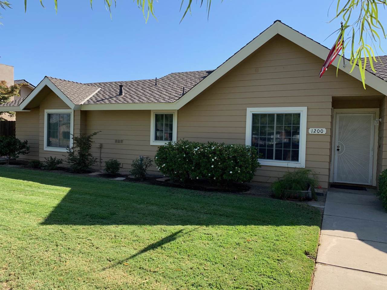 1200 Laspina Street - Photo 1
