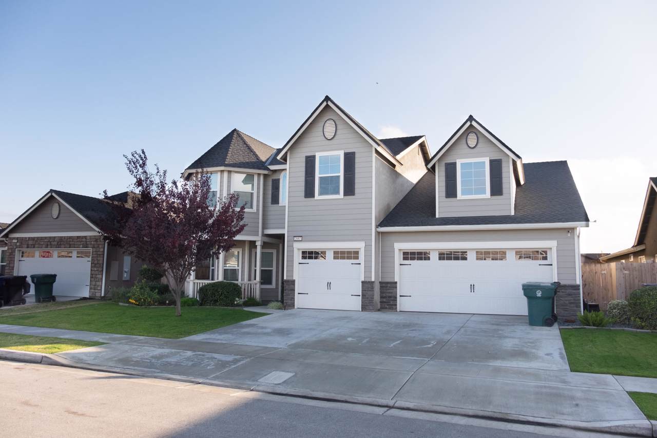 2687 Emerald Bay Avenue - Photo 1