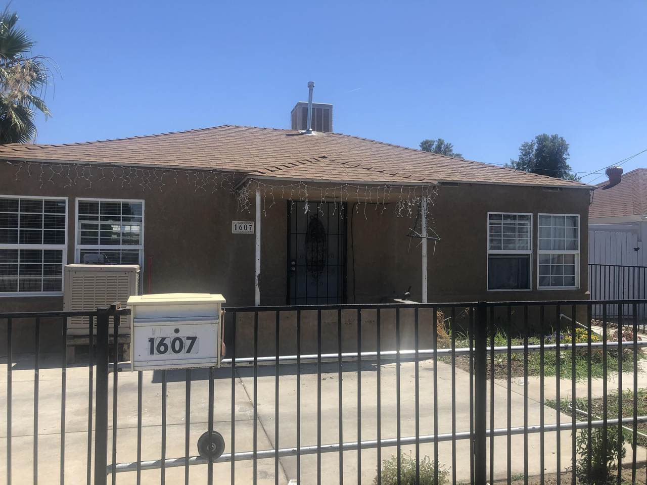 1607 Houston Avenue - Photo 1