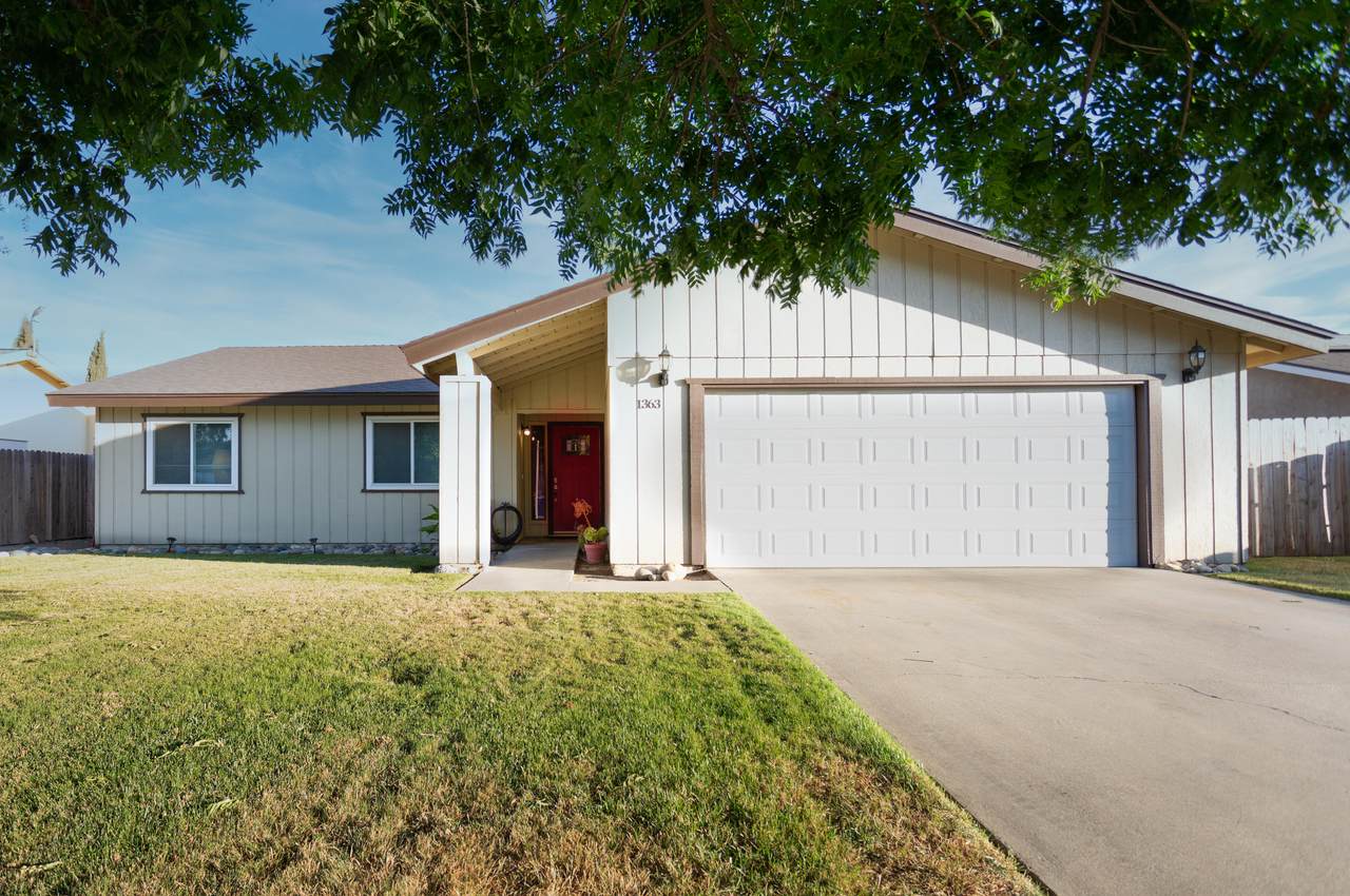 1363 Stanford Place - Photo 1