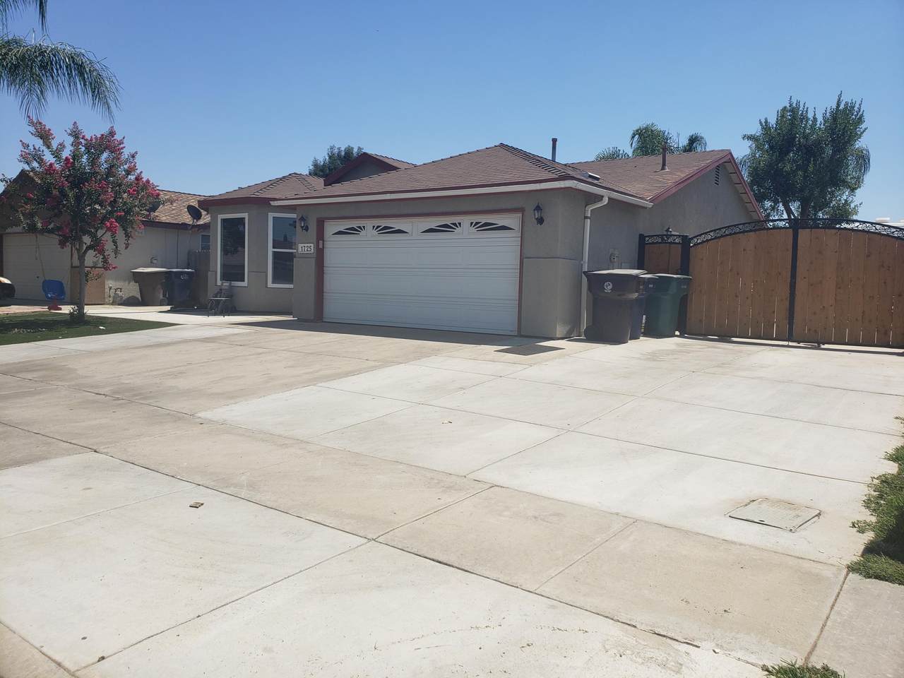 1725 Martinho Avenue - Photo 1