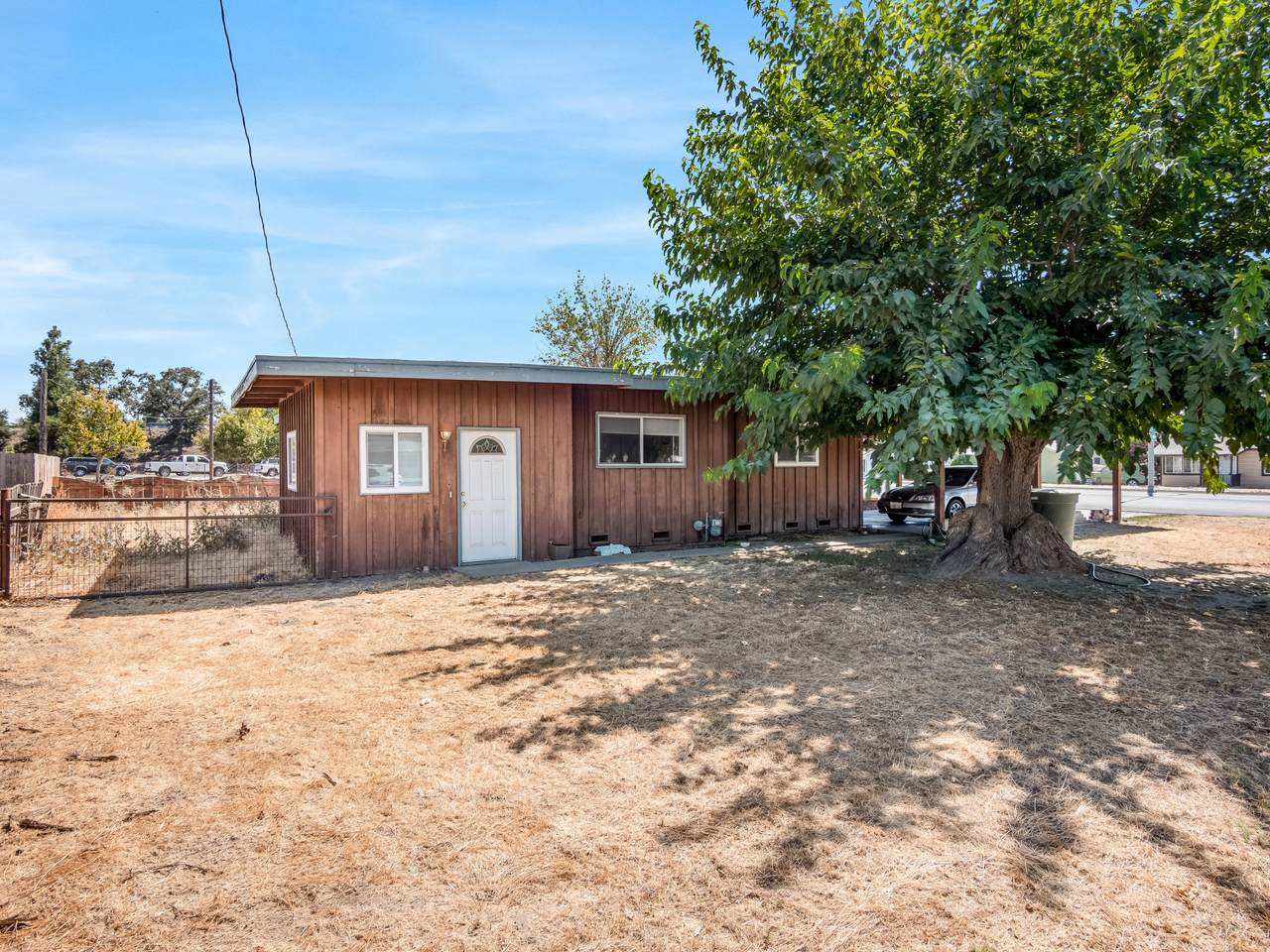 212 Lovers Lane - Photo 1