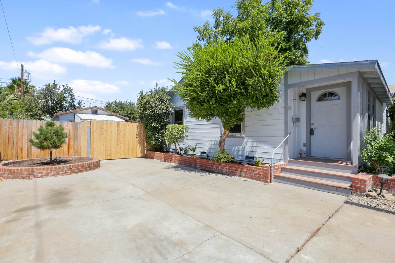 208 Paradise Avenue - Photo 1