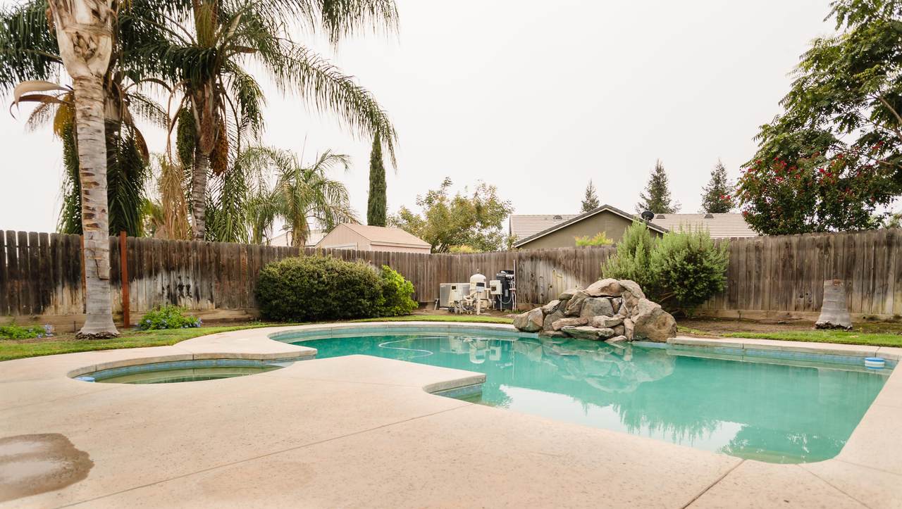 4001 Cambridge Avenue - Photo 1