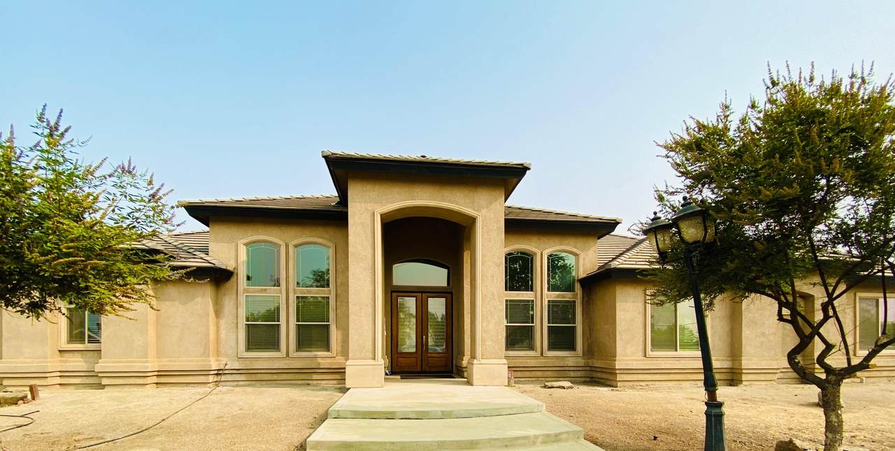 620 Worth Avenue - Photo 1