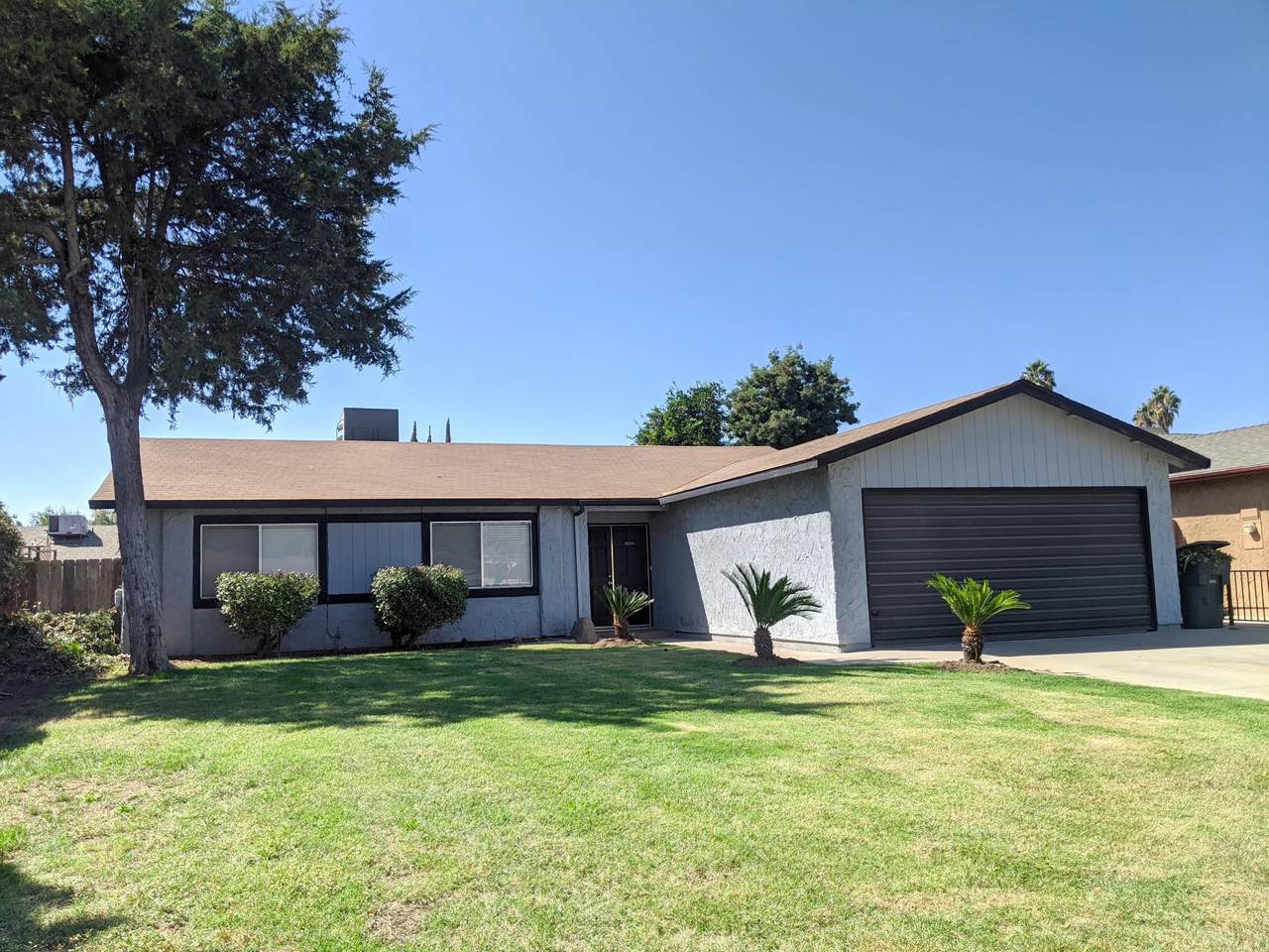 1829 Noyes Street - Photo 1