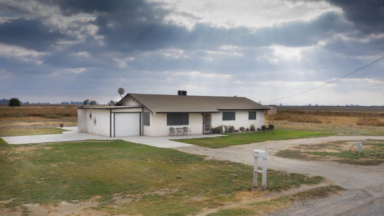 18433 Kent Avenue - Photo 1