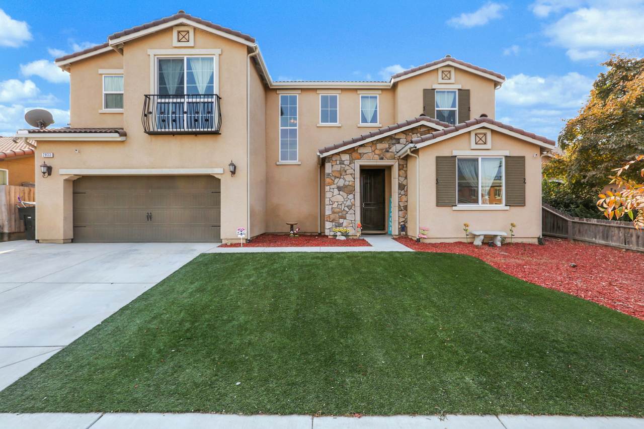 2833 Connelly Avenue - Photo 1