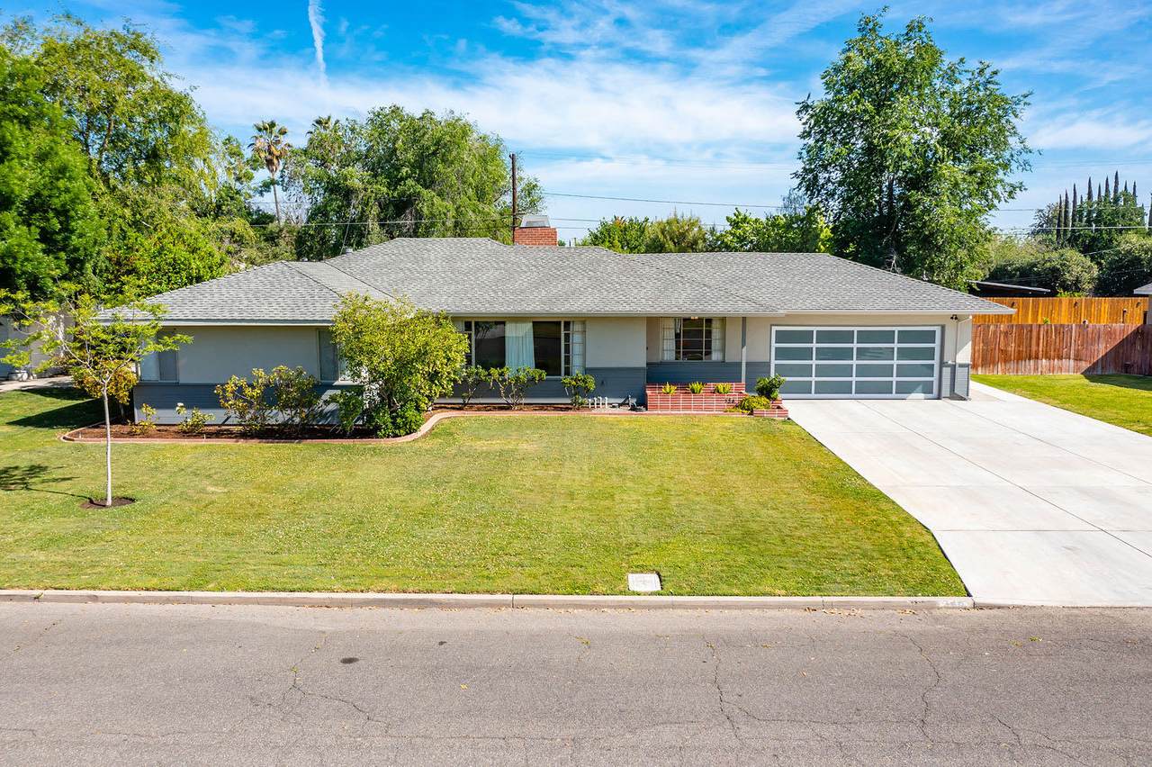 136 Colonial Drive - Photo 1