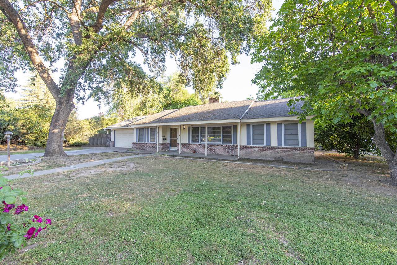 2217 Sunset Drive - Photo 1