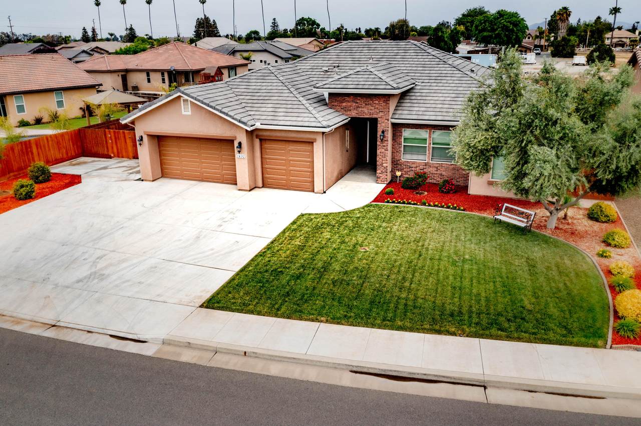 1492 Shelly Lane - Photo 1