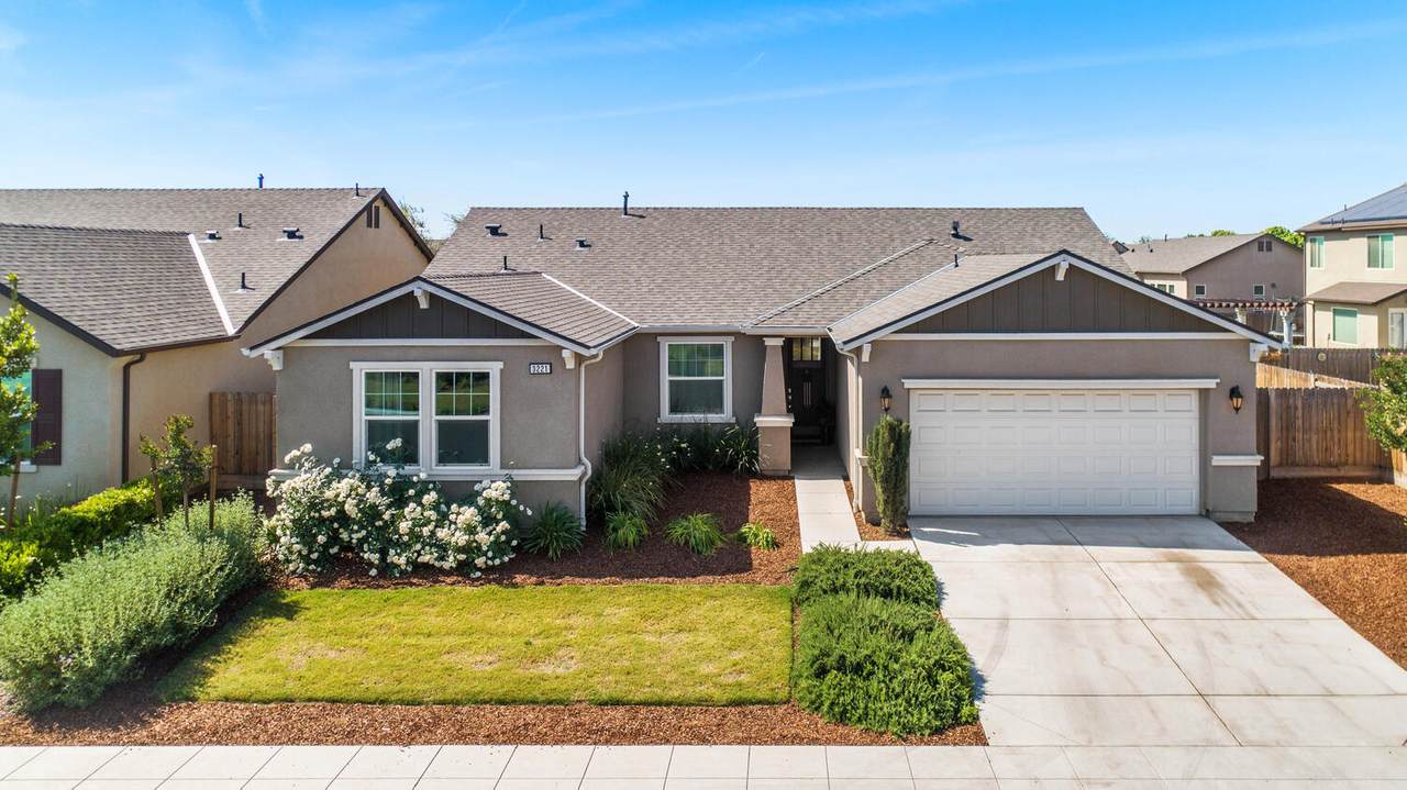 3221 Spring Sails Avenue - Photo 1