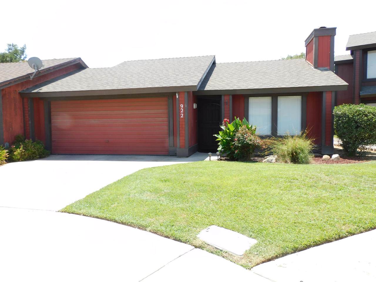 922 Oakridge Avenue - Photo 1