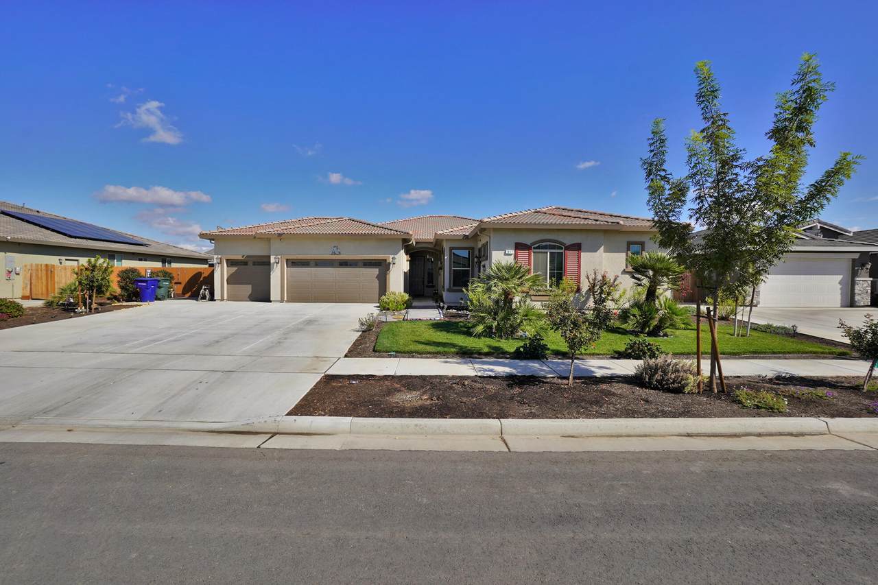 1417 Elizabeth Drive - Photo 1