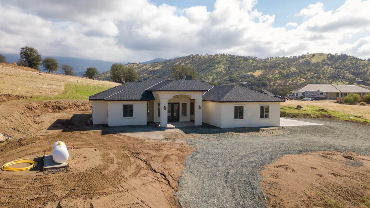 16404 Winchester Drive - Photo 1