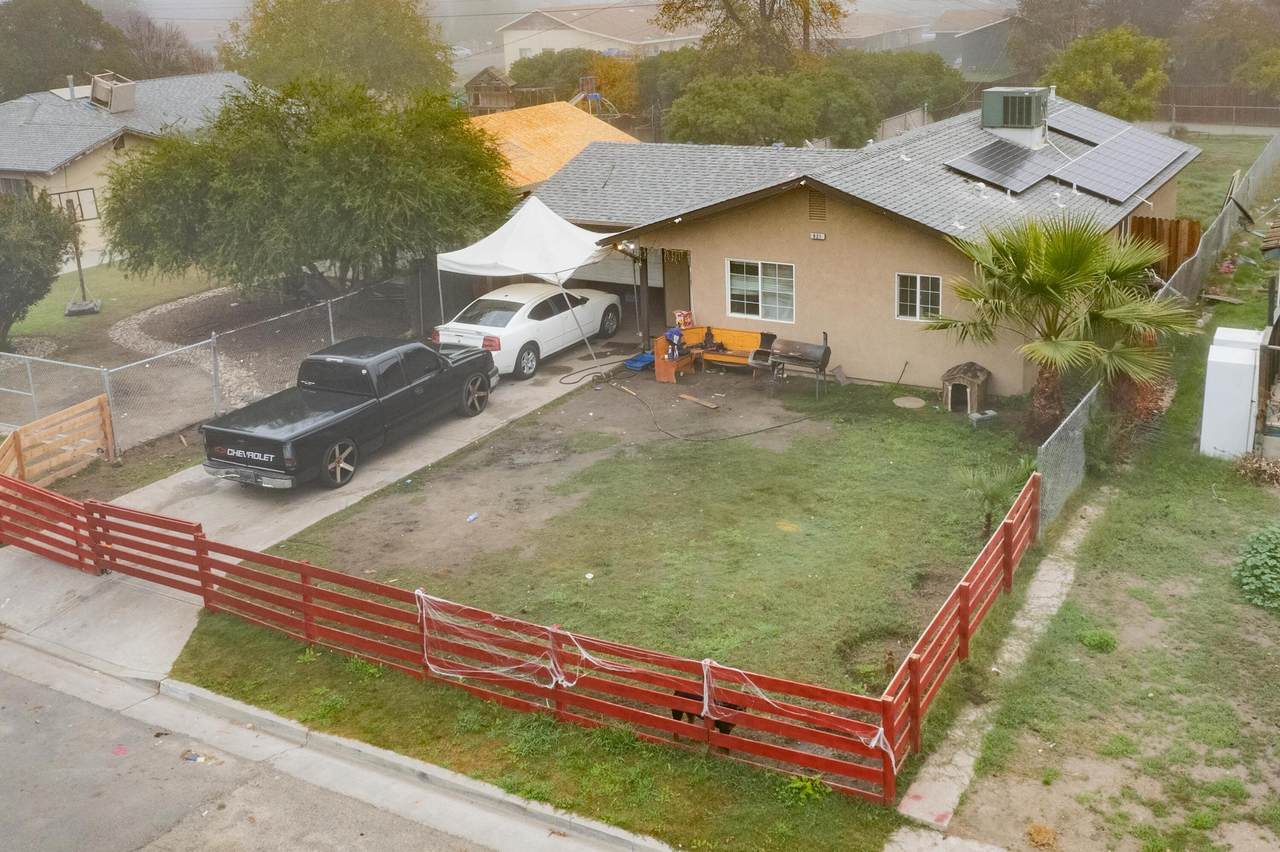 921 Flory Avenue - Photo 1