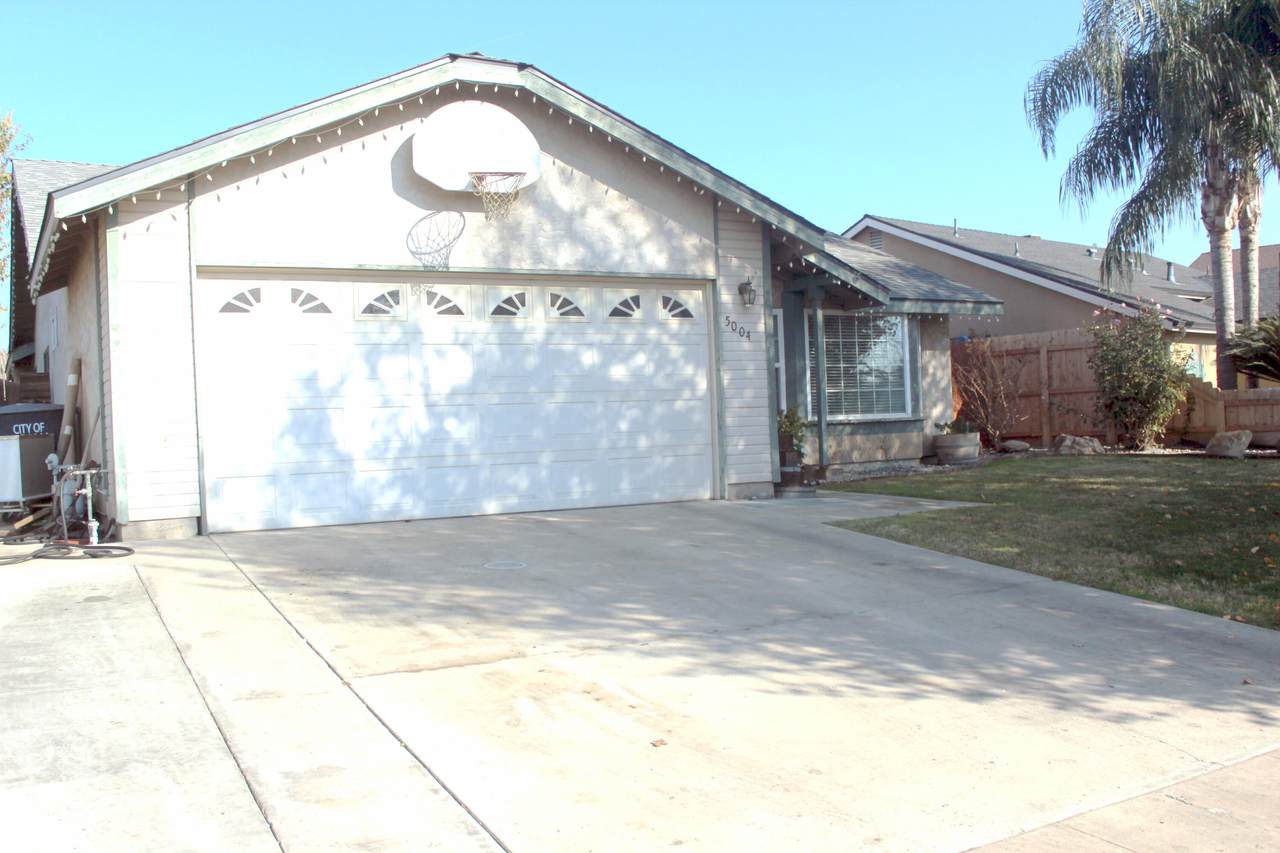 5004 Hemlock Avenue - Photo 1