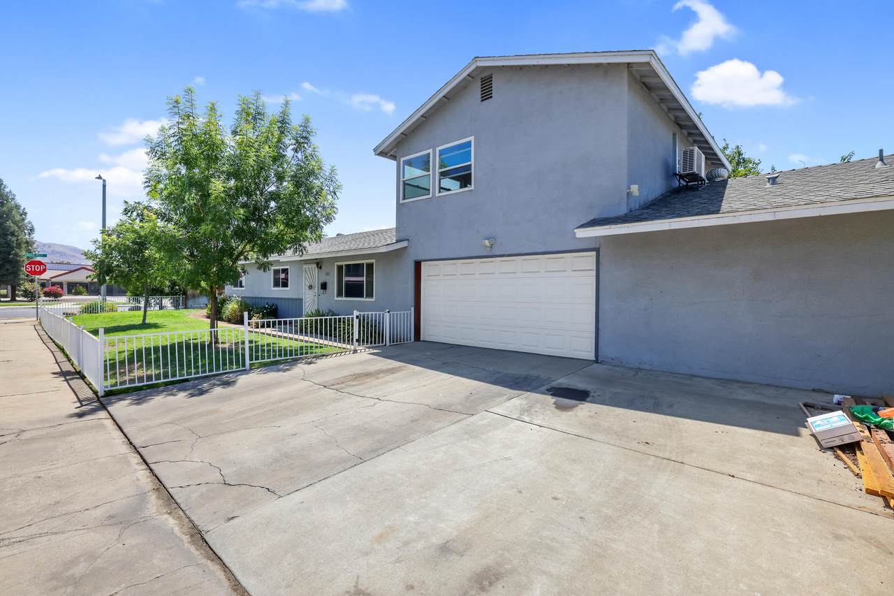 307 Orangewood Drive - Photo 1