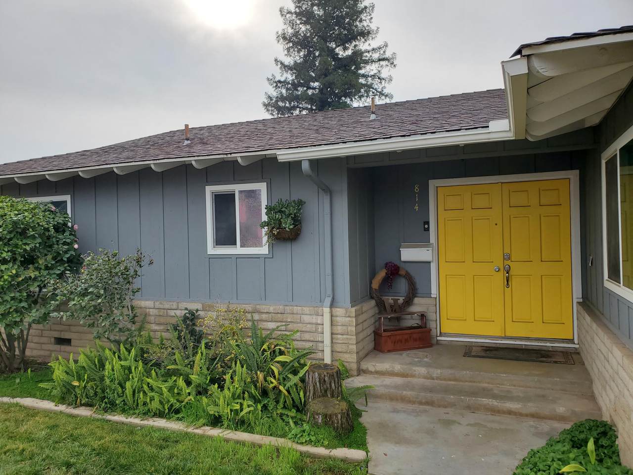 814 Fairway Drive - Photo 1