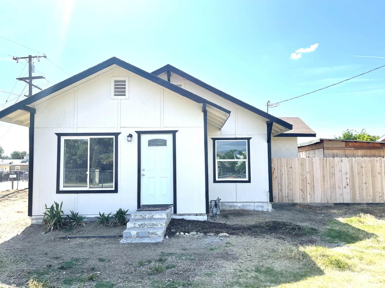 489 Ruth Street - Photo 1