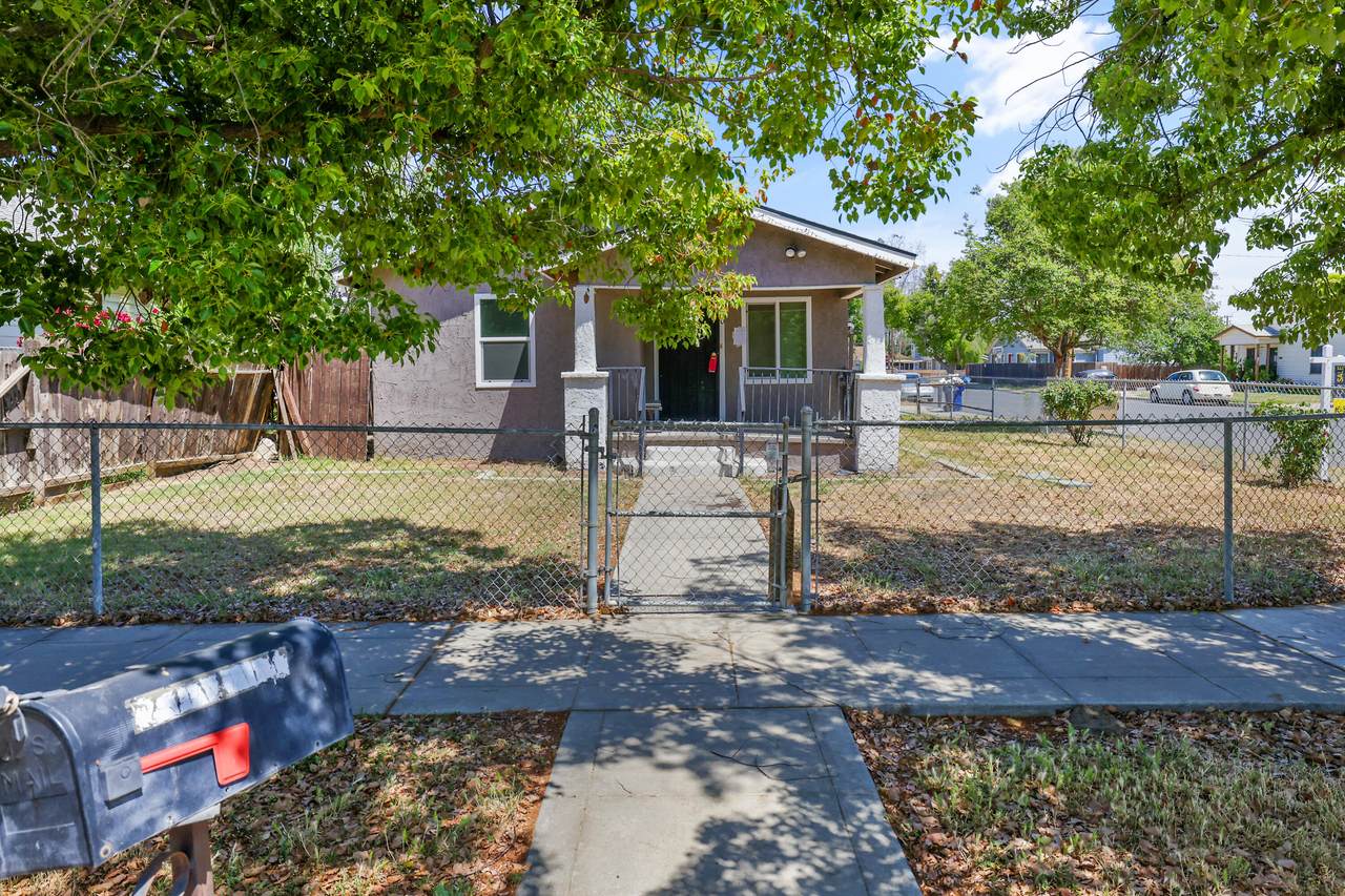 360 F Street - Photo 1