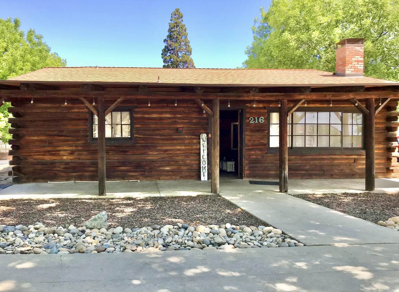 216 School Avenue - Photo 1