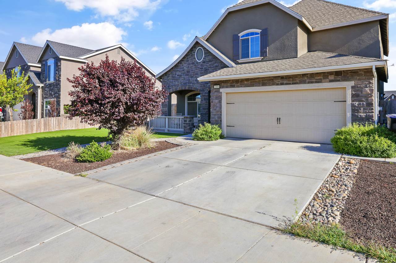 2009 Crystal Avenue - Photo 1