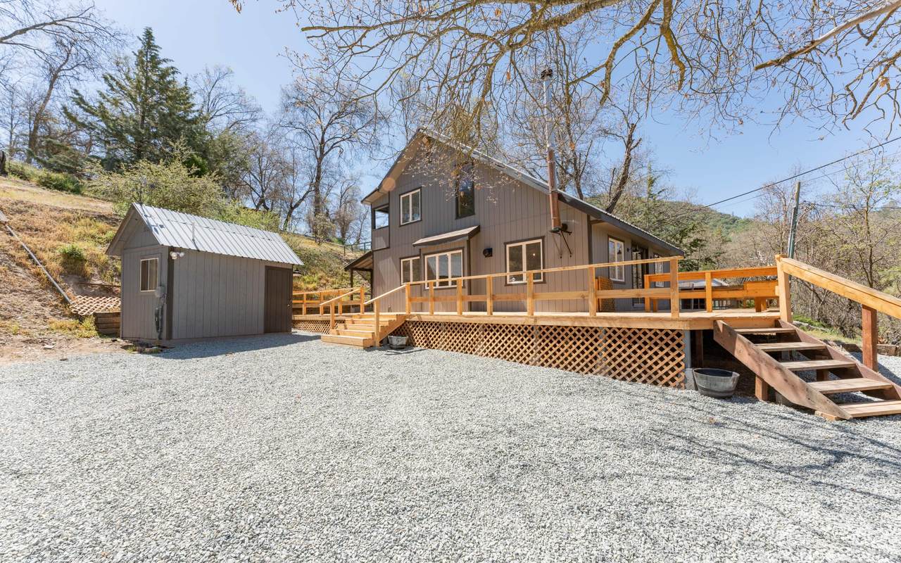 416 Oakwood Road - Photo 1