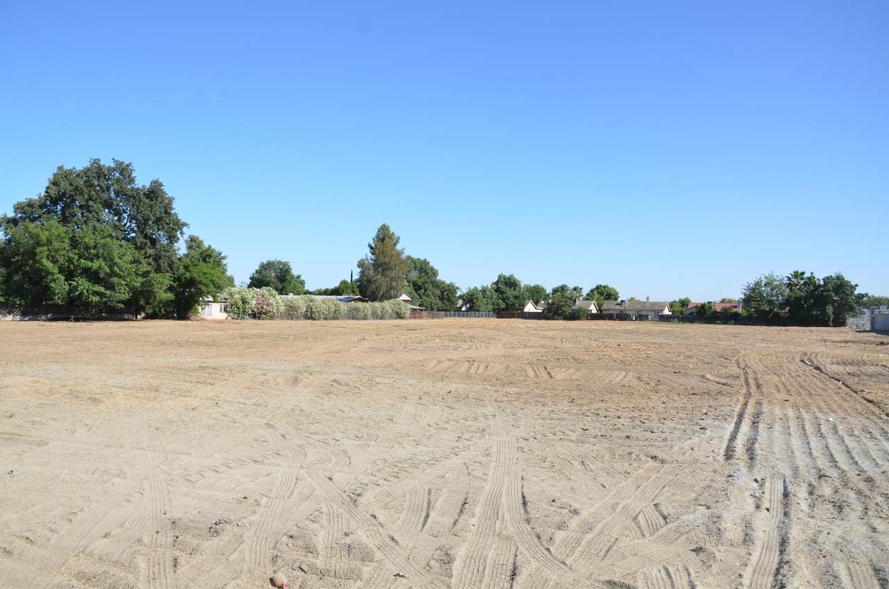 1905 Houston Avenue - Photo 1