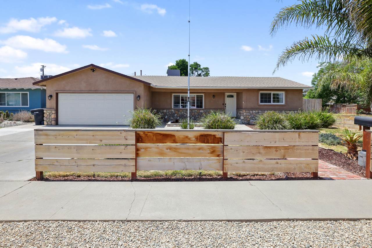 2034 Kensington Way - Photo 1
