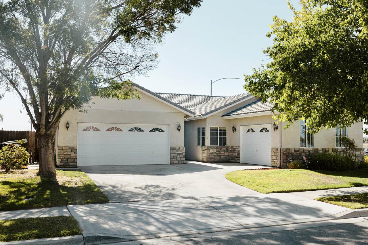 511 Bluejay Avenue - Photo 1