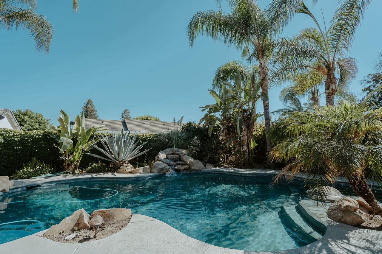 5519 Evergreen Court - Photo 1