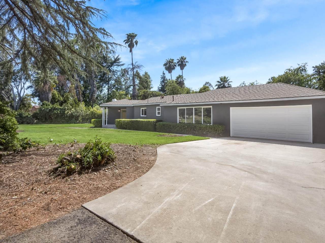 4725 Van Ness Boulevard - Photo 1