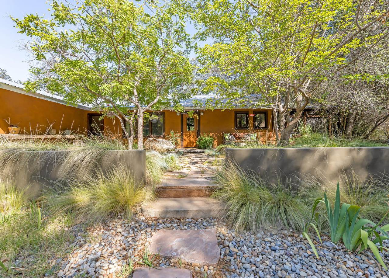 44879 Dinely Drive - Photo 1