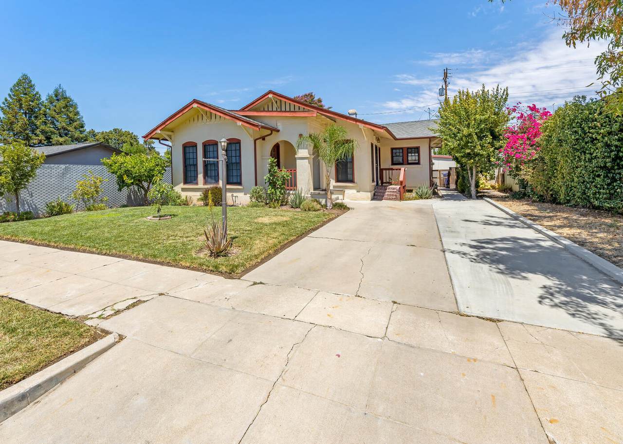 420 Oak Avenue - Photo 1