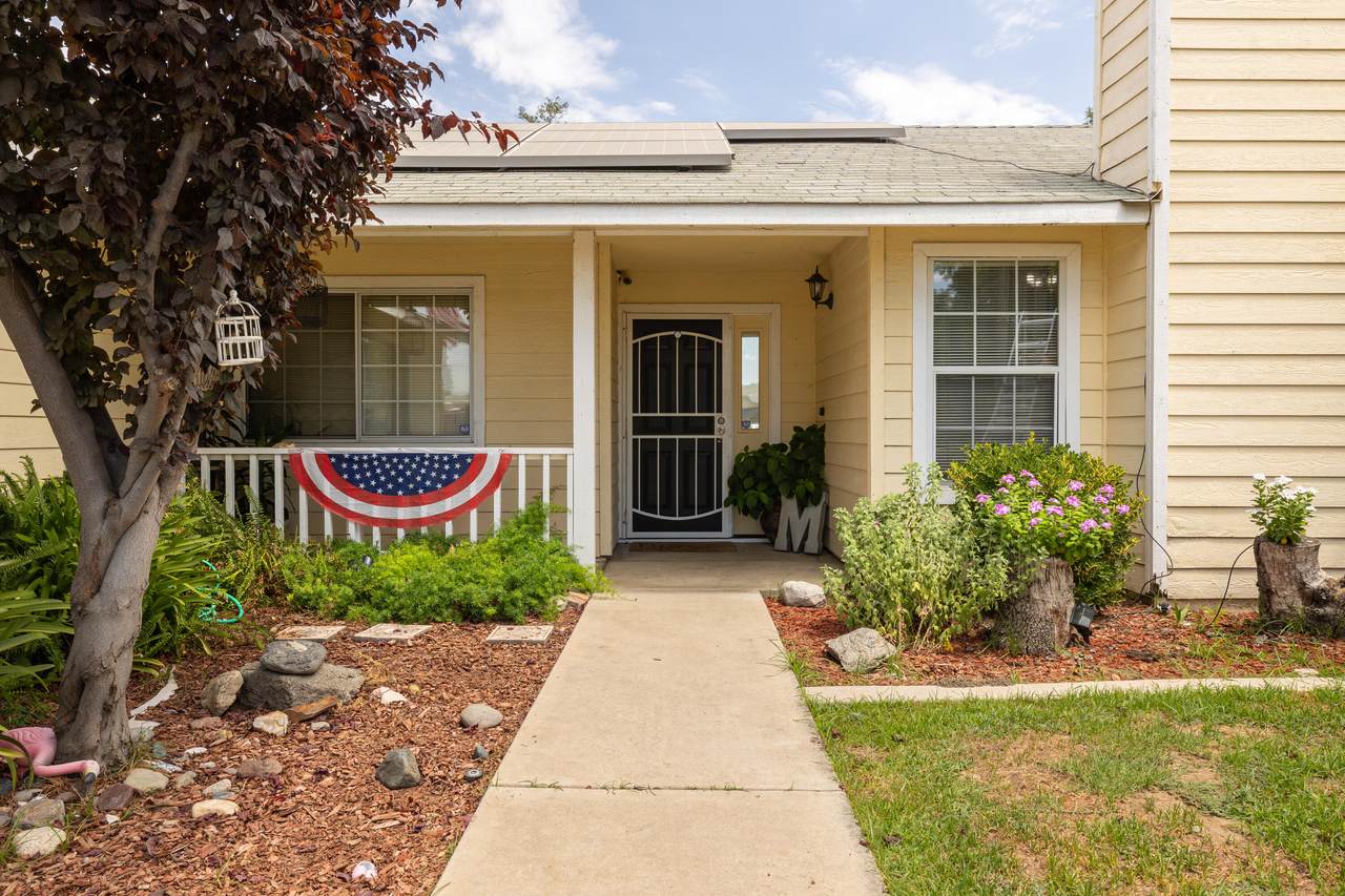 624 Catalina Circle - Photo 1