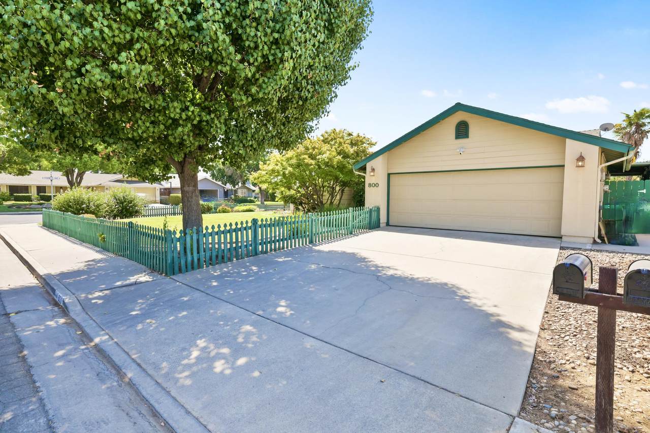 800 Willow Street - Photo 1