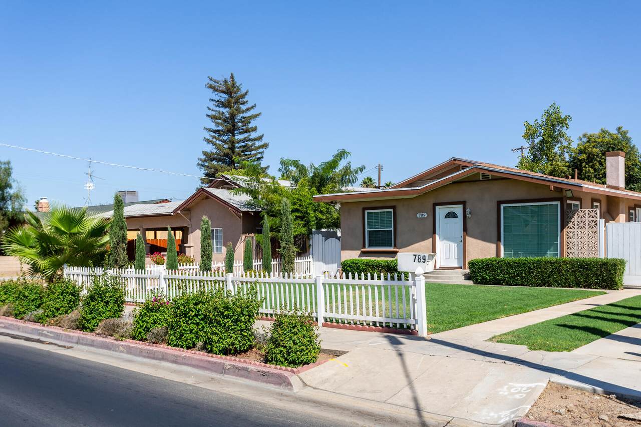 789 El Monte Way - Photo 1