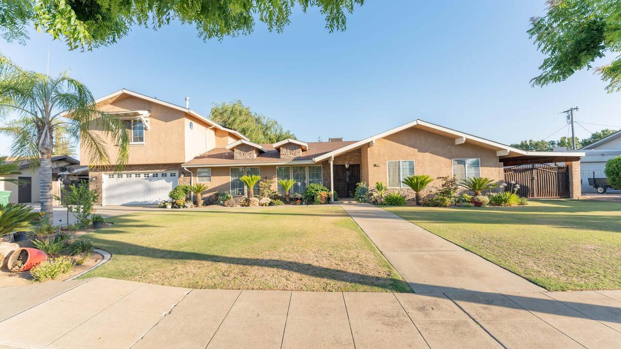 6875 Lyell Avenue - Photo 1