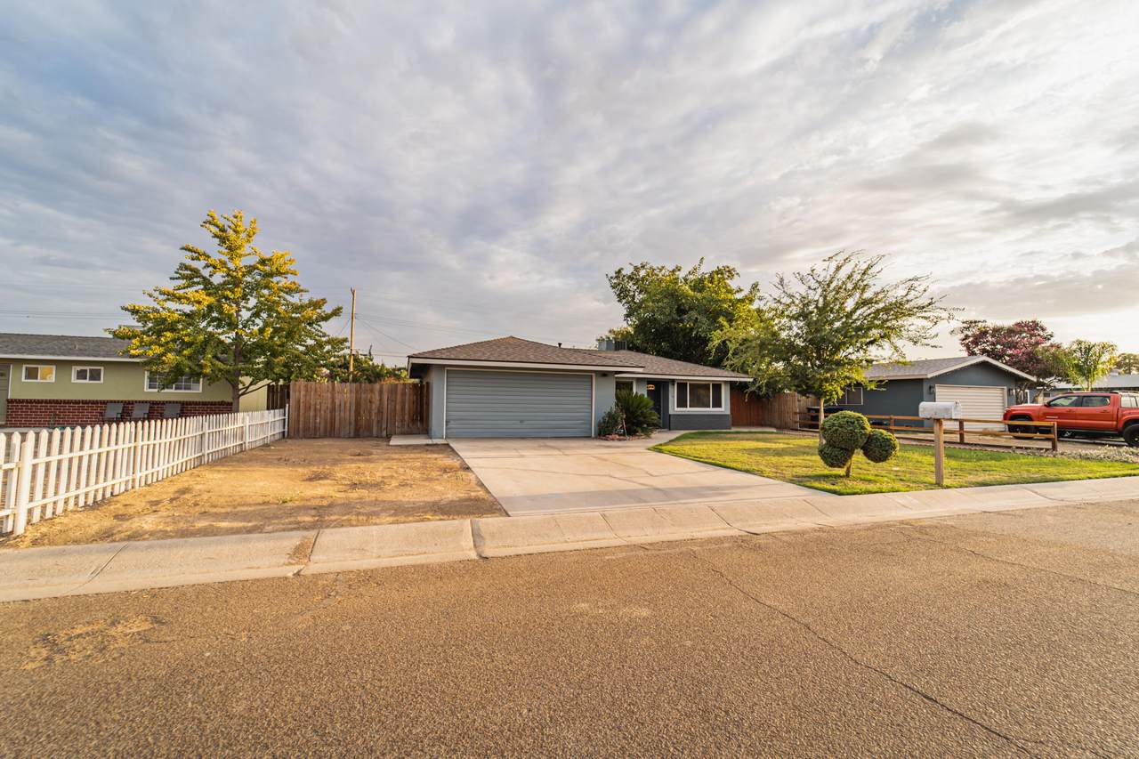 1435 Sunnyside Avenue - Photo 1