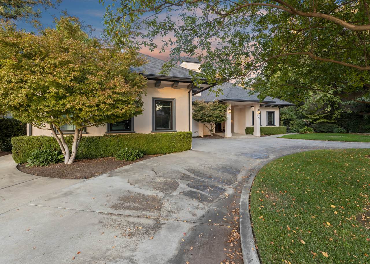 2446 Border Links Dr. Drive - Photo 1