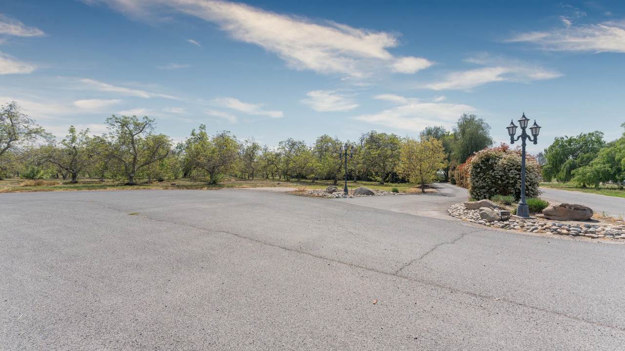 2037 Linda Vista Avenue - Photo 1